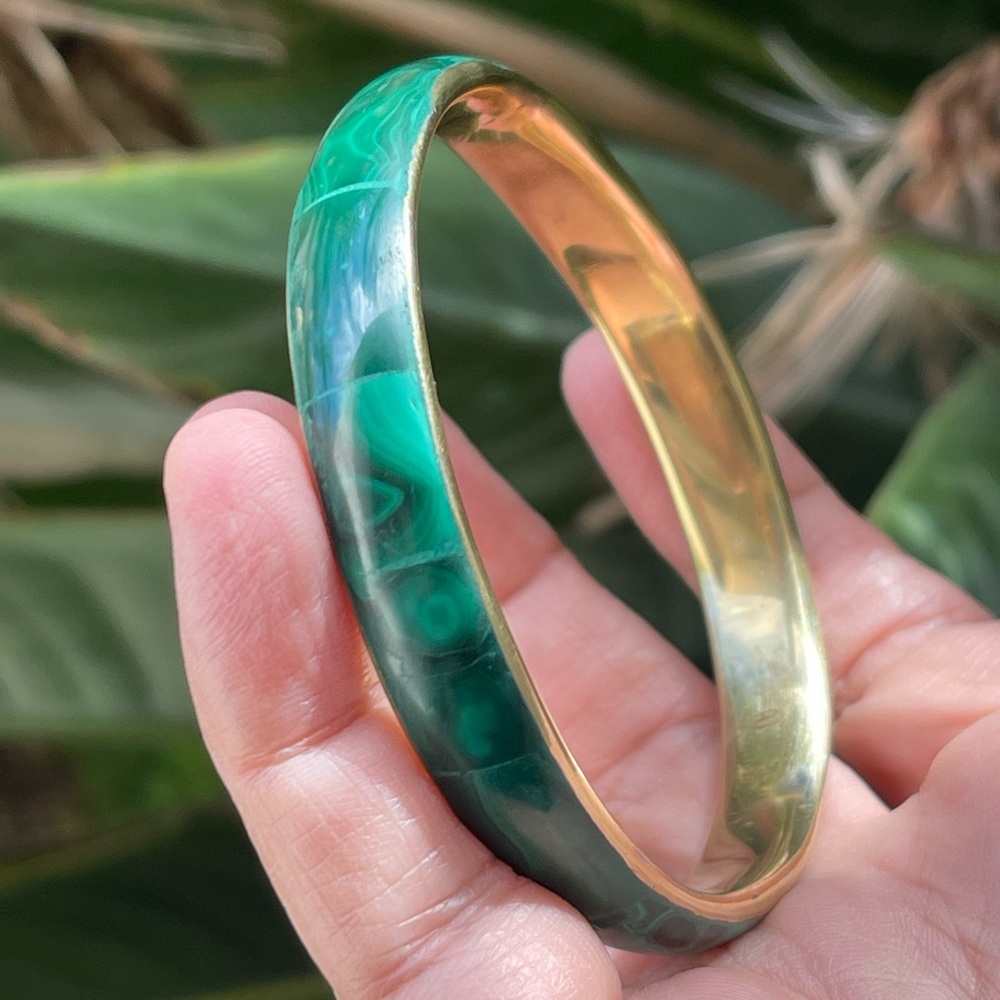 Natural malachite golden brass bangle bracelet - Picture 3 of 6